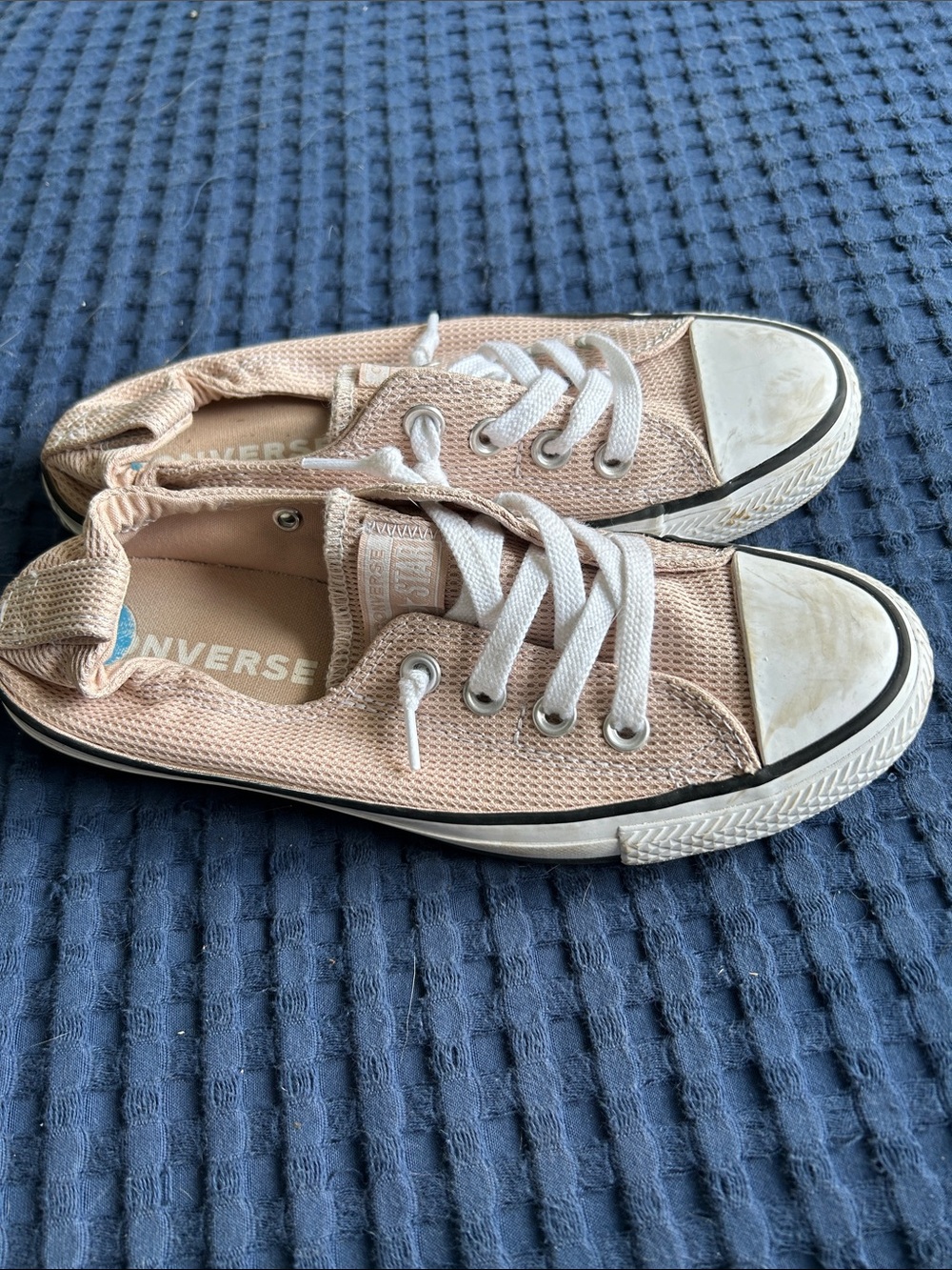 Converse Low Top Sneakers in Light Pink and White